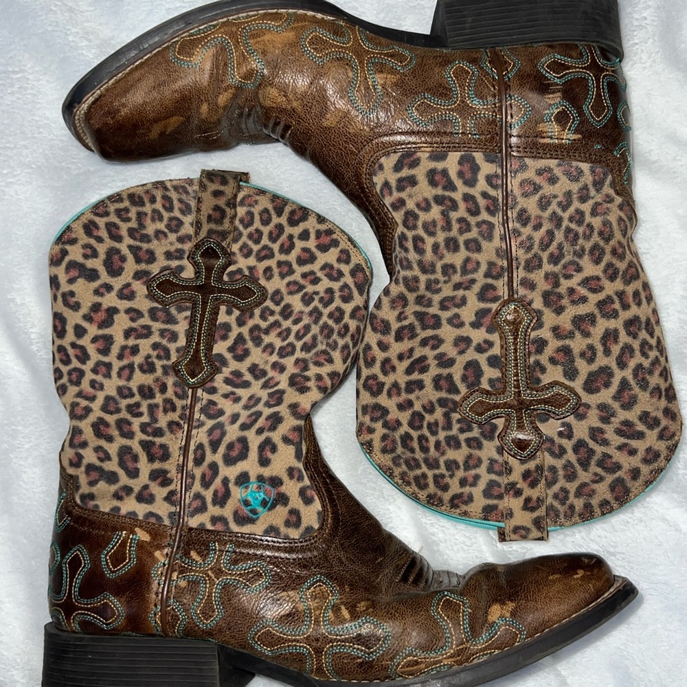 Ariat Women’s Cowgirl Boots Size 6